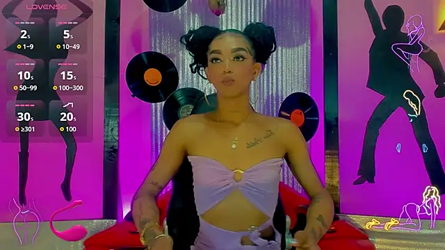 nickyminach  online show from October 27, 7:11 pm