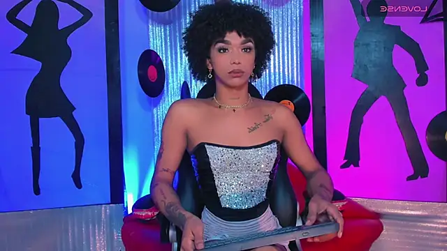 nickyminach  online show from July 27, 7:09 pm