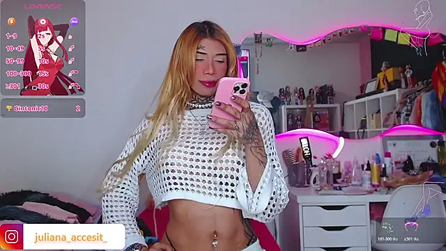 caroline cossei online show from June 16, 8:09 pm