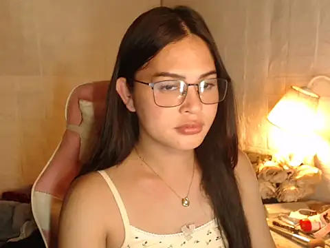 Ashely Lewis online show from December 2, 4:54 pm