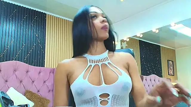 BARBIE BROWNN online show from June 8, 3:11 pm