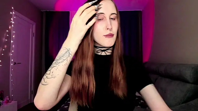 p1nkypaws online show from September 10, 9:25 pm