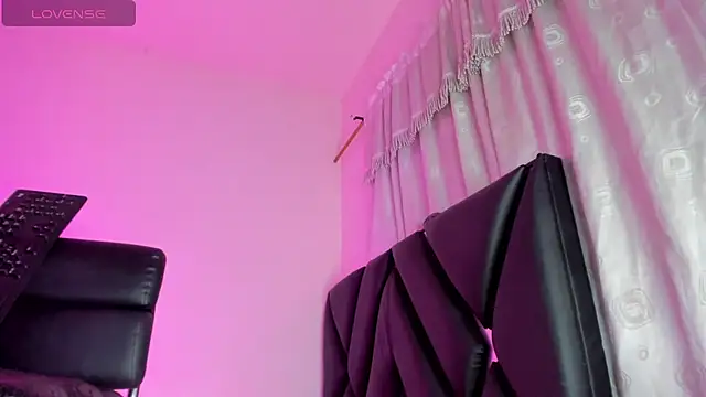 stephany doll  online show from November 1, 11:40 am