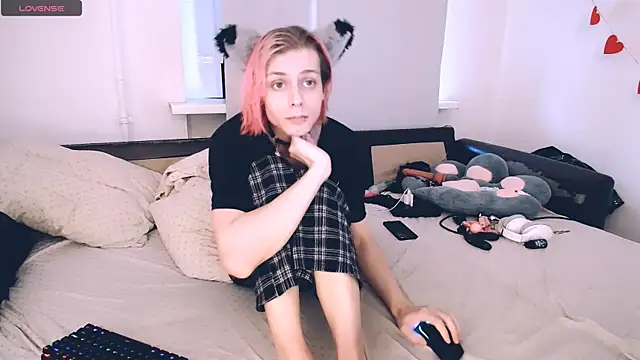 Littlepinkcat online show from April 6, 1:59 am