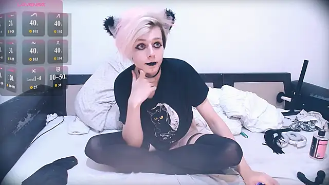 Littlepinkcat online show from June 21, 11:19 pm