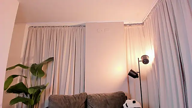 julesbennet online show from July 14, 2:27 am