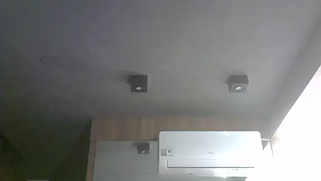 Skinny-Kitten online show from December 2, 2:03 am