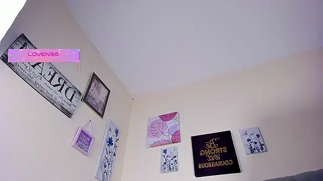 alyssa dessire online show from April 6, 9:59 pm